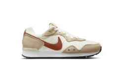 Voorkant 44 Nike Venture Runner Sneaker Wit/oranje Dames