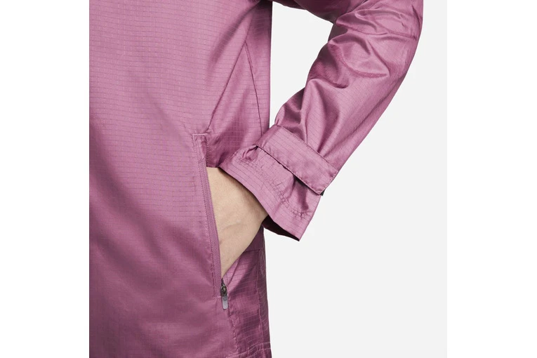 Nike Essential Running Jacket Light Bordeaux Dames 6 Nike Essential Running Jacket Light Bordeaux Dames - Afbeelding 4