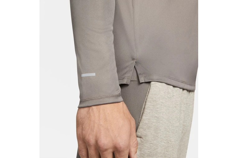 Nike Dri-FIT UV Run Division Miler Top Cave Stone Heren 6 Nike Dri-FIT UV Run Division Miler Top Cave Stone Heren - Afbeelding 4